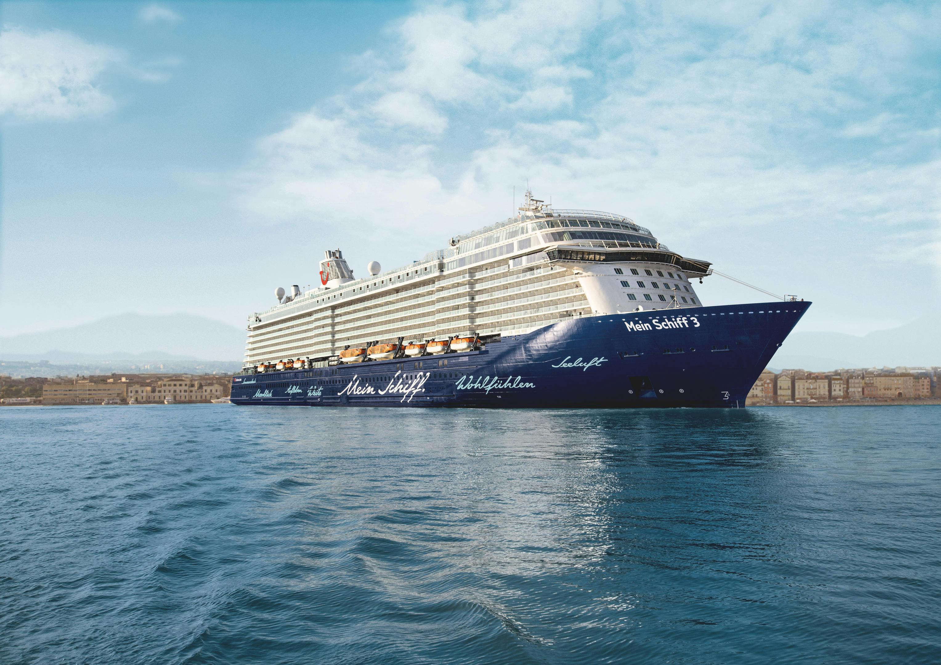 Kreuzfaht mit der Mein Schiff 3 ab/an Bremerhaven